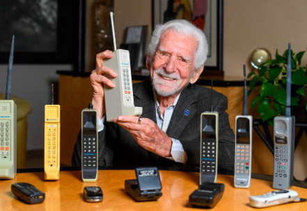 The Evolution of Mobile Phones: From Brick Phones to Smartphones