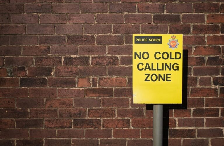 warning phone scam alert